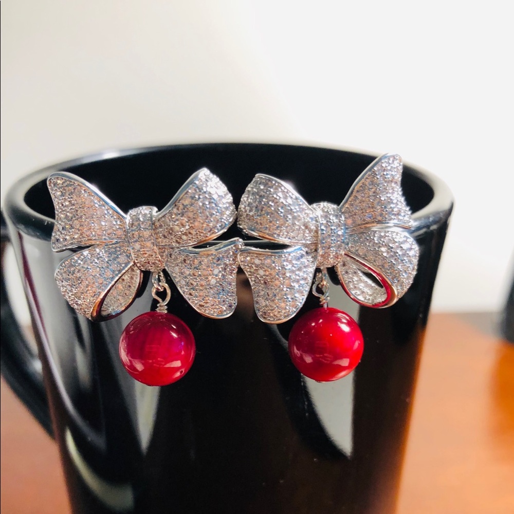 Handmade. Cubic Zirconia Sterling Silver Earring